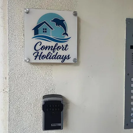 アパート Comfort Holidays Messíni